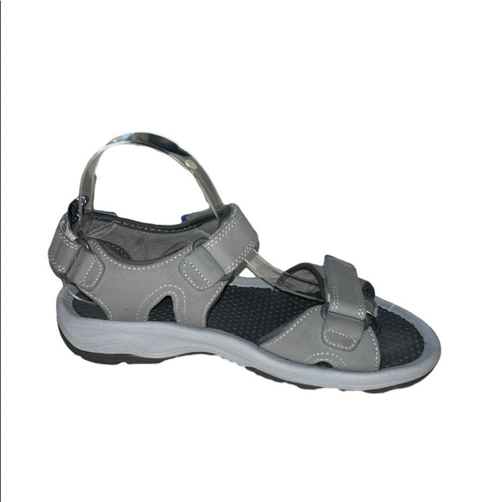 Khombu grey sandal.